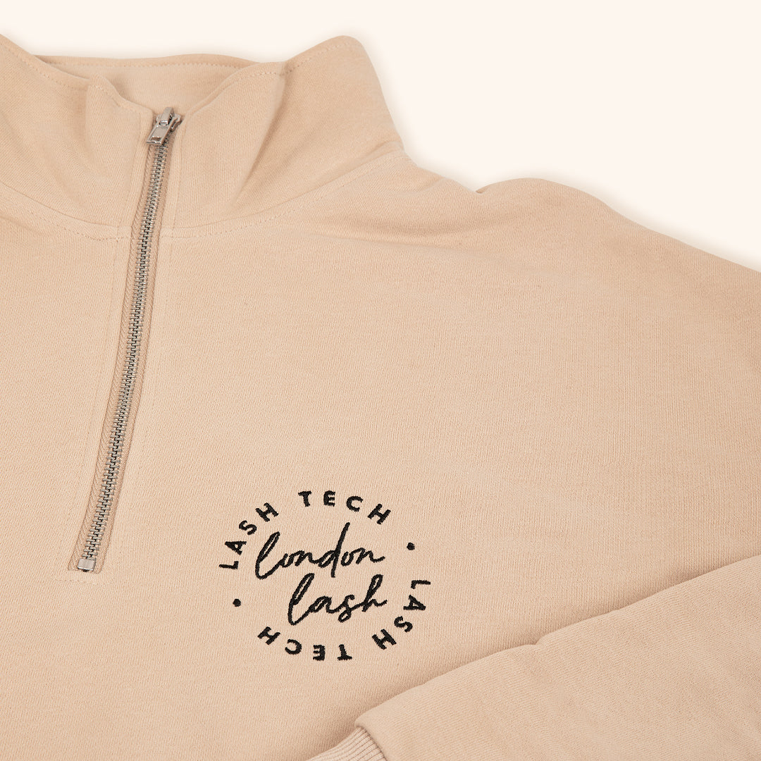 Hoodies arborant le logo London Lash, combinant élégance et style pour une apparence professionnelle.